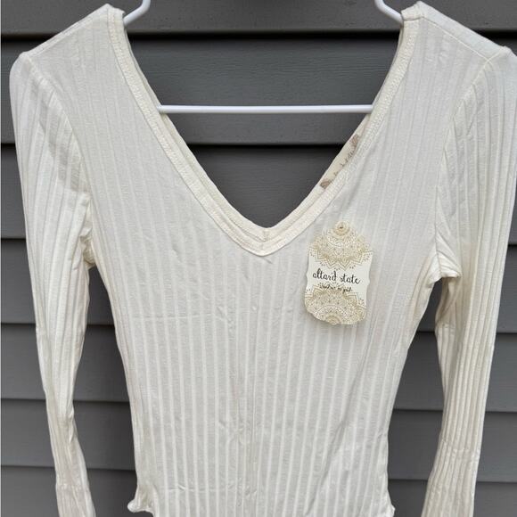 NWT Altar’d State size M Cream Ivory Ribbed Long Sleeve V-Neck Bodysuit - Picture 11 of 12